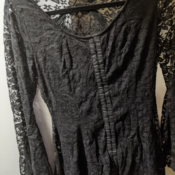 Bell Sleeve Peplum Top - Picture 3 of 4